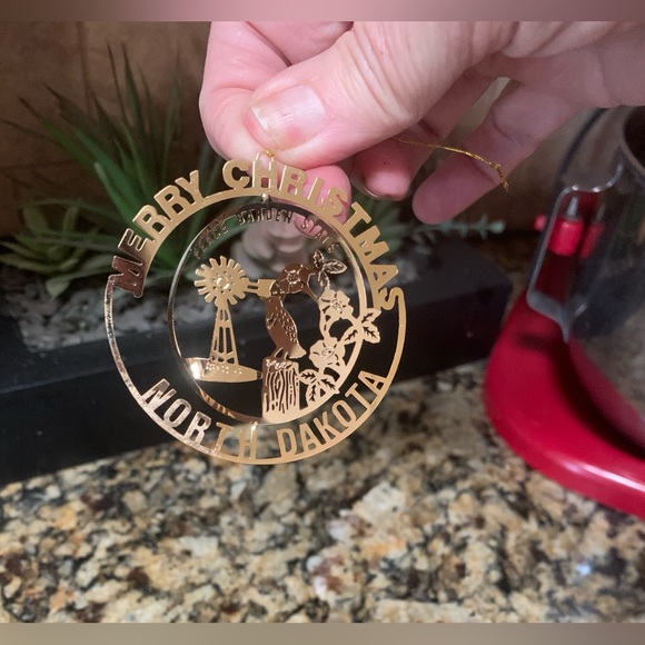 Vintage Brass & Gold Plated North Dakota 2D Ornament - Picture 1 of 6